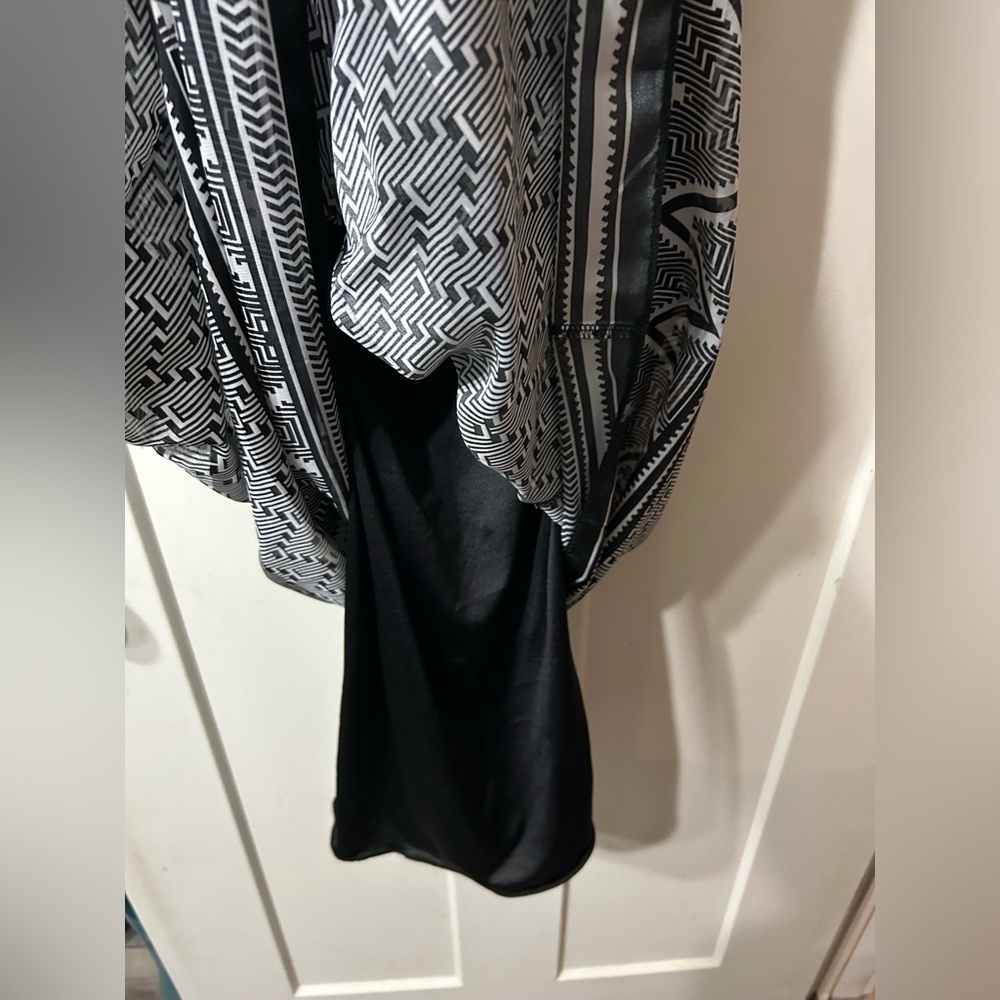 Max Studio Black and White Geometric Midi Dress - Picture 5 of 6